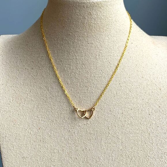 Double Interlocking Hearts Necklace in 14k Gold Vermeil - Great Love Gift! - NEW - Picture 6 of 11